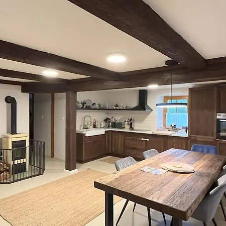 Large Renovated Nyaraló Žandov